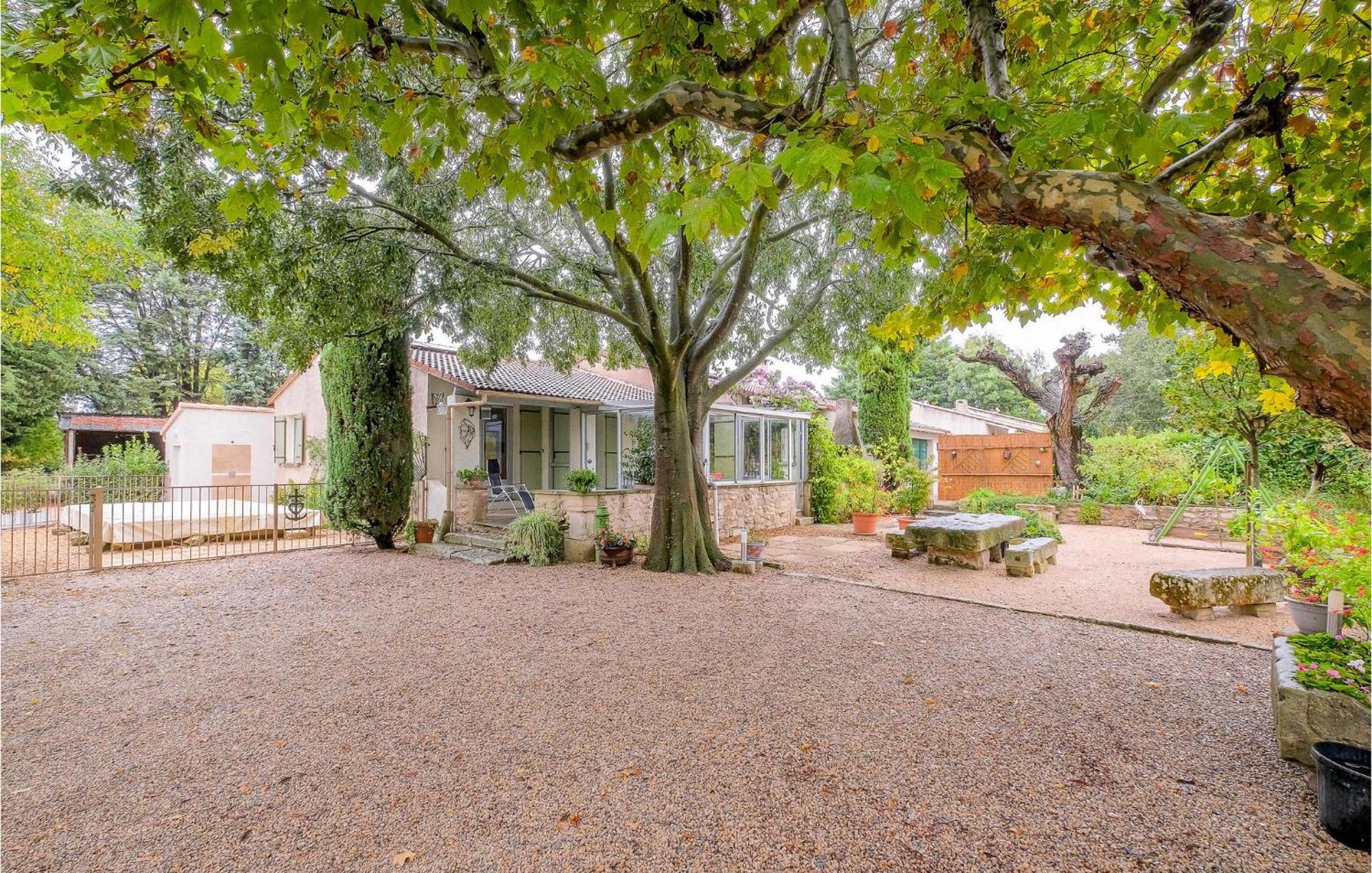 Beautiful Home In Saint-Remy-De-Provence Exterior photo