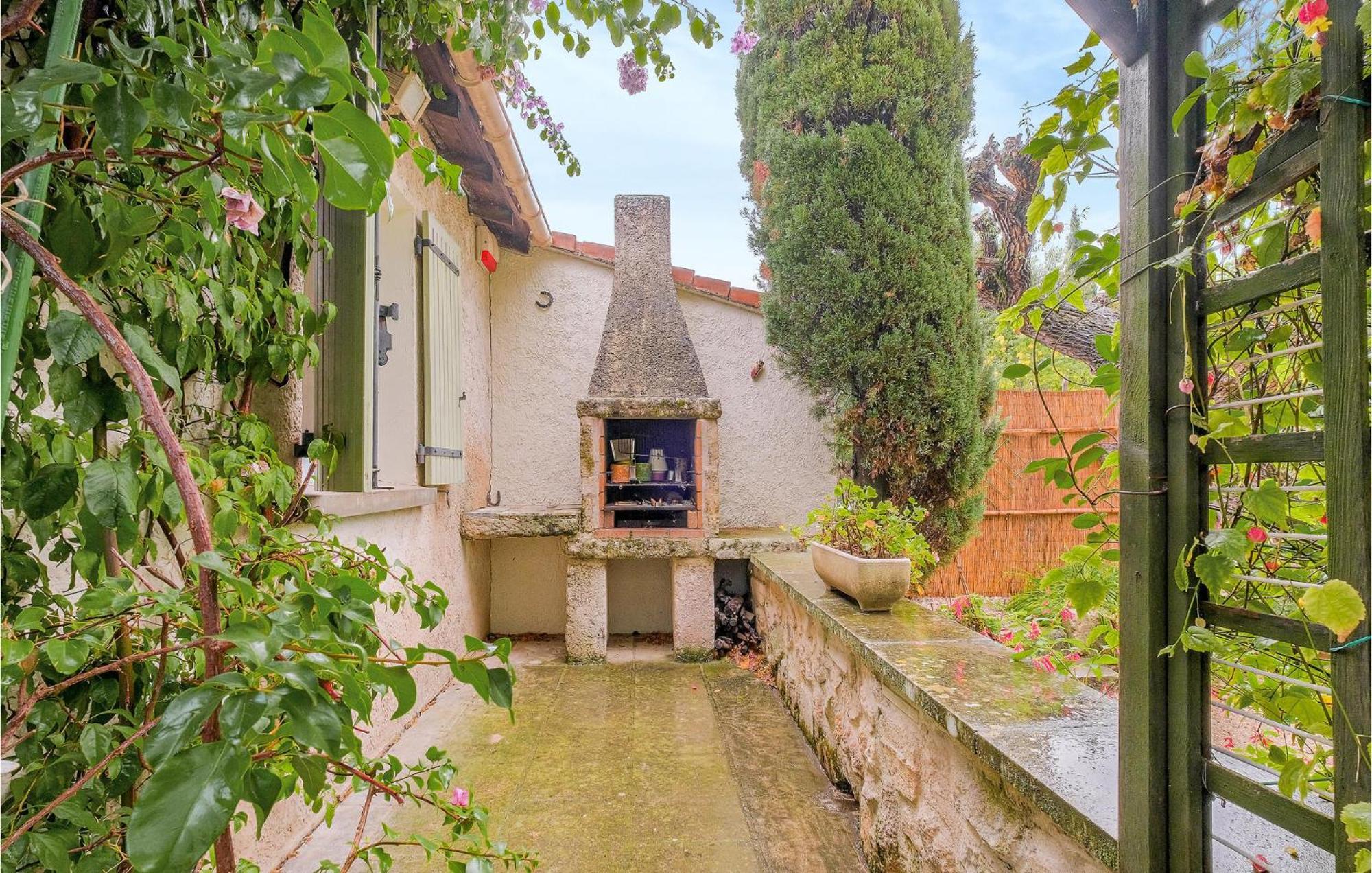 Beautiful Home In Saint-Remy-De-Provence Exterior photo